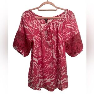 Unique Spectrum Pink & White Floral Short Lace Sleeve Top